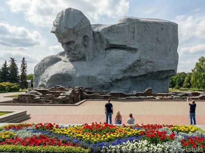 Каменные хроники Бреста и лесные сказания пущи