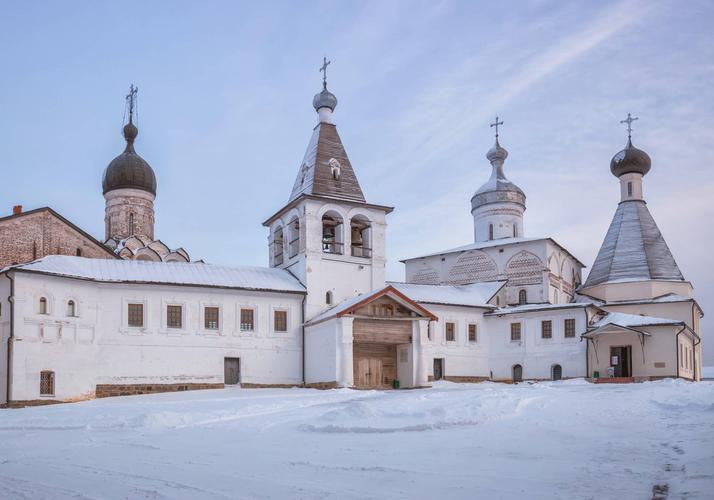 Светлый праздник в лицах и традициях