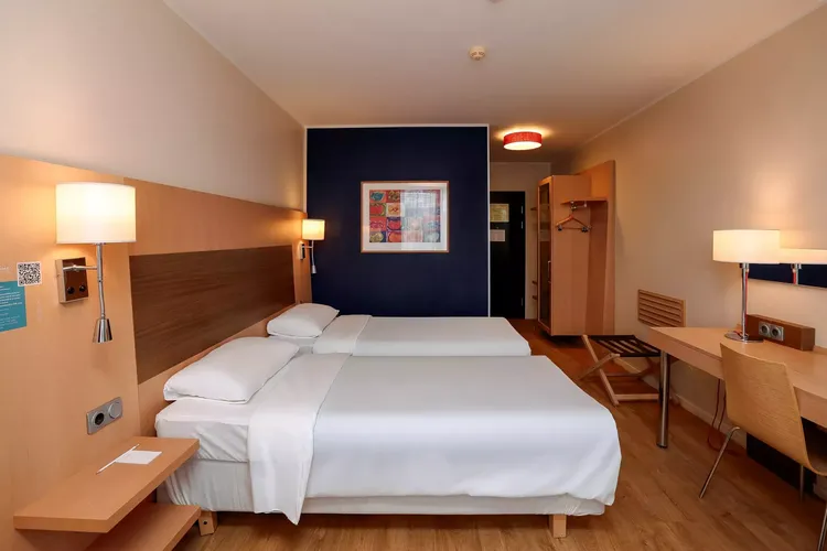 Космос Прибалтийская 4* (г.Санкт-Петербург)