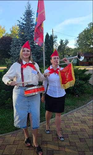 Пионерский лагерь для взрослых "Вперед СССР" 18 смена