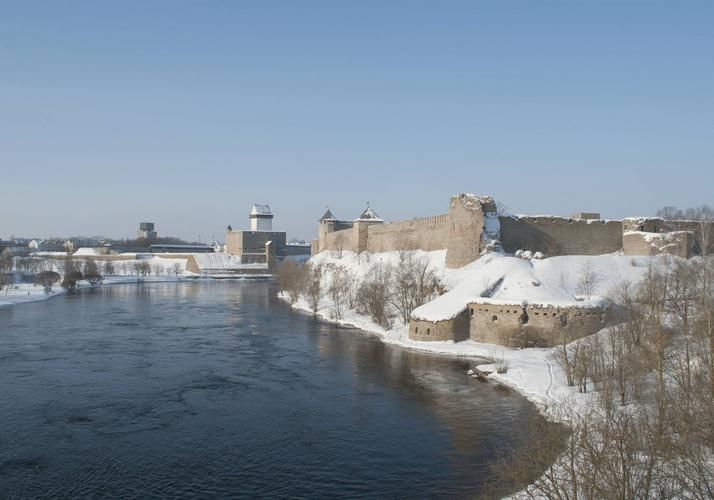 Автобус | Новогоднее настроение на берегах Невы