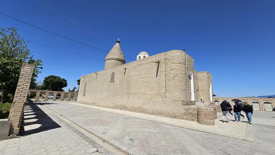 Узбекистан в праздничном наряде