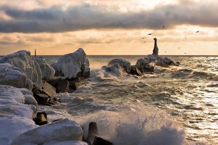 Сахалин и остров Спящих Вулканов